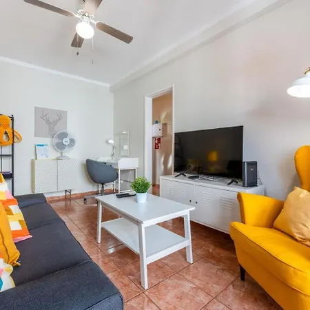 Lovely Apartment, Sea Views, Rooftop Terrace #1974 公寓 *