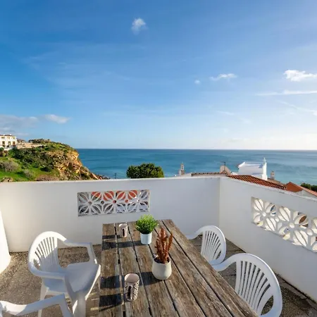 Lovely Apartment, Sea Views, Rooftop Terrace #1974 Budens